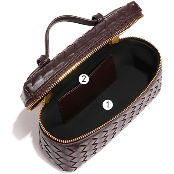 Elegant Woven Crossbody Handbag with Gold Hardware - Ideal for All Occasions - Picture 3 of 7